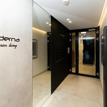 Luxury Front Park Sadowa With Terrace By Renters Апартаменты