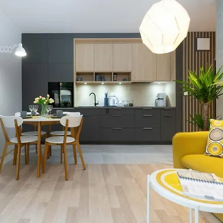 Luxury Front Park Sadowa With Terrace By Renters *